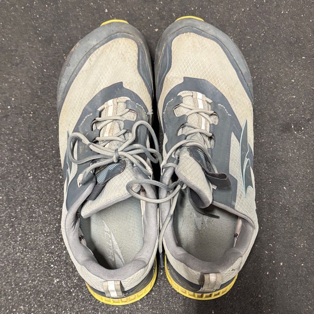 Altra Men's Gray and Yellow Athletic Shoes